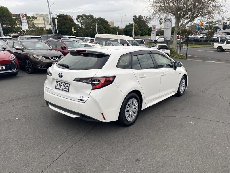 2020 Toyota Corolla Touring 1.8 Hybrid G X image 2