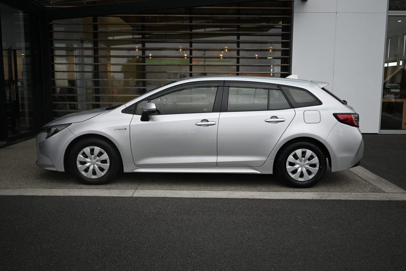 2020 Toyota Corolla Touring 1.8 Hybrid G X FWD... image 5