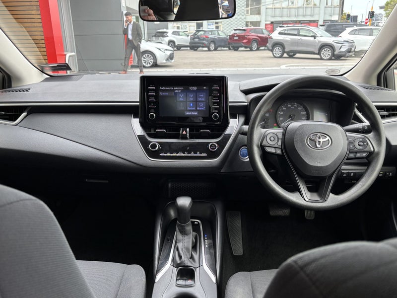 2020 Toyota Corolla Touring 1.8 Hybrid GX image 2