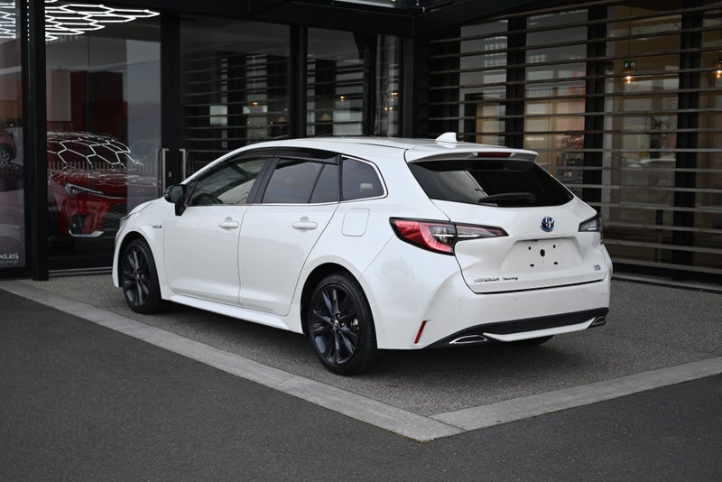 2020 Toyota Corolla Touring 1.8 Hybrid WxB 5 Dr... image 4