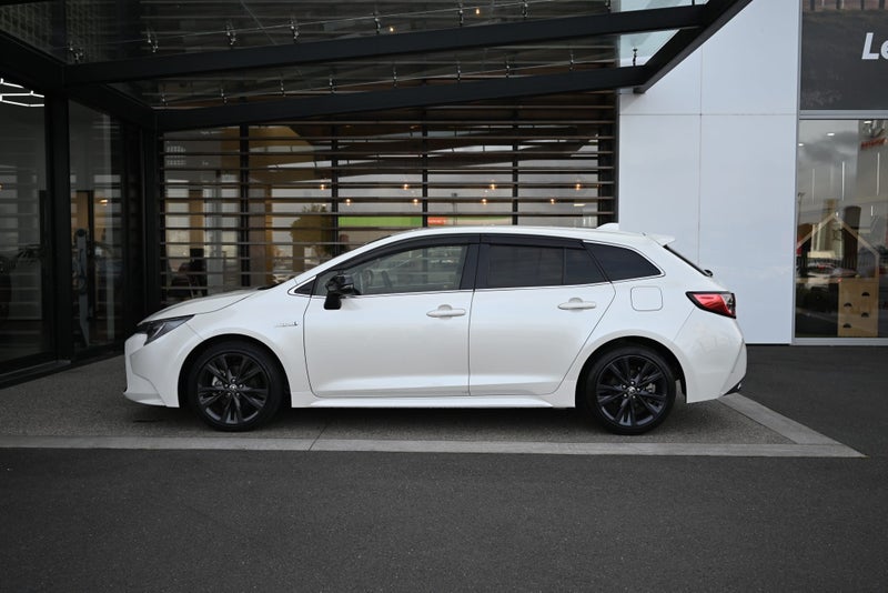 2020 Toyota Corolla Touring 1.8 Hybrid WxB 5 Dr... image 5