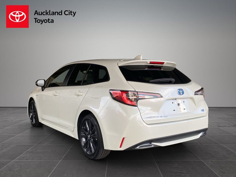 2020 Toyota Corolla Touring 1.8 Hybrid WxB 5 Dr... image 5