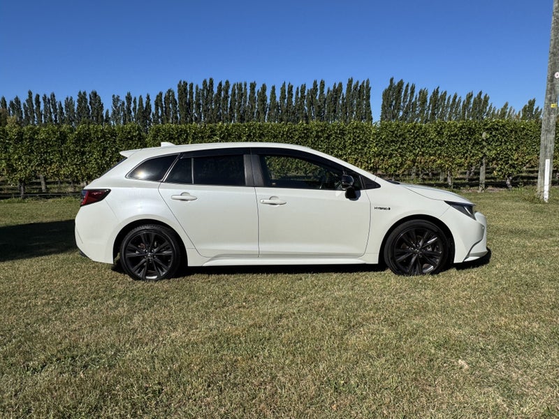 2020 Toyota Corolla Touring 1.8 Hybrid WxB 5 Dr... image 3