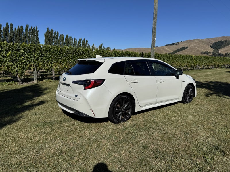 2020 Toyota Corolla Touring 1.8 Hybrid WxB 5 Dr... image 4