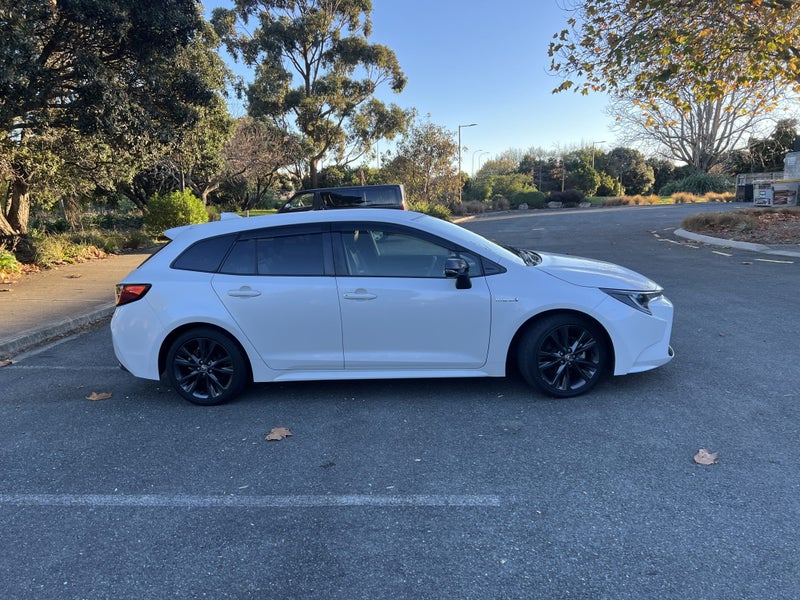 2020 Toyota Corolla Touring 1.8 Hybrid WxB 5 Dr... image 2