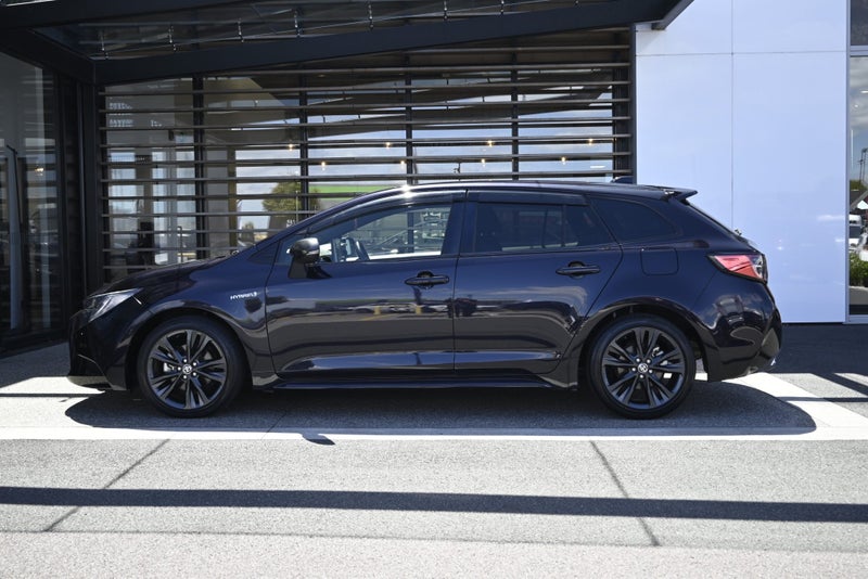 2020 Toyota Corolla Touring 1.8 Hybrid WXB FWD... image 3