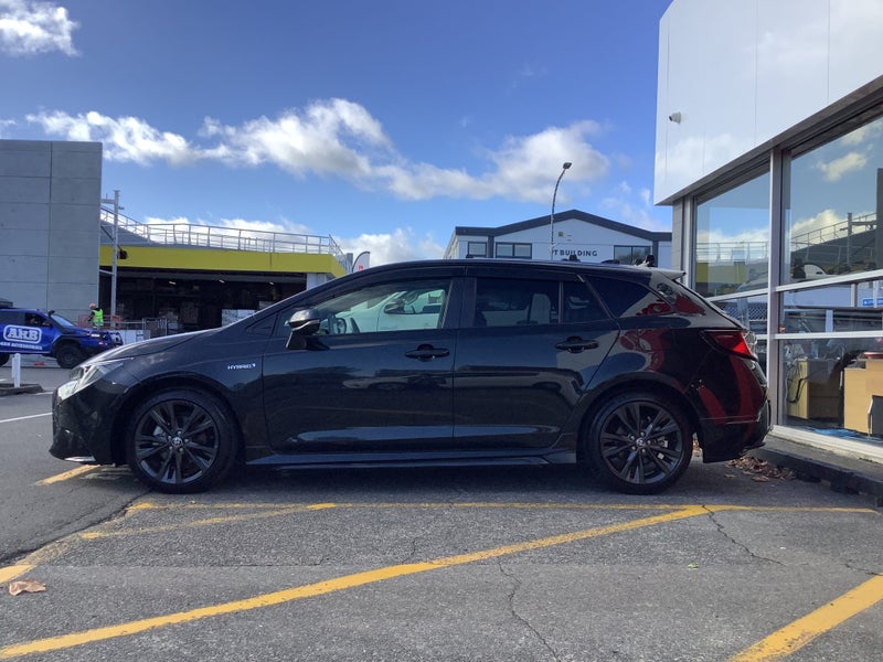 2020 Toyota Corolla Touring 1.8 Hybrid WxB Wagon image 3