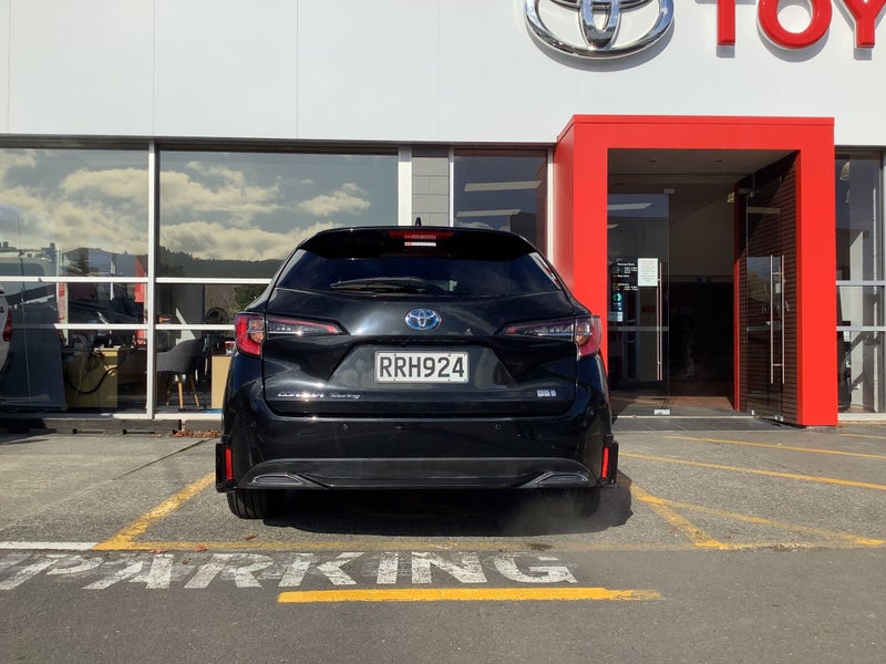 2020 Toyota Corolla Touring 1.8 Hybrid WxB Wagon image 4