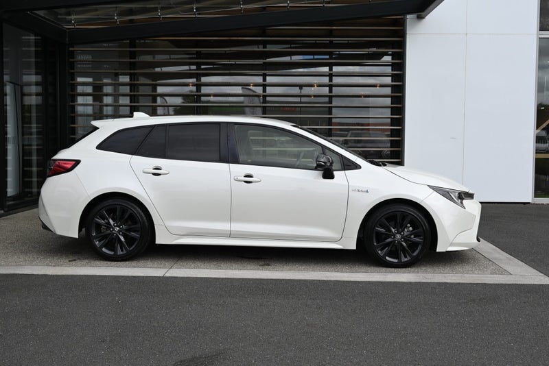 2020 Toyota Corolla Touring 1.8 Petrol Hybrid W... image 5