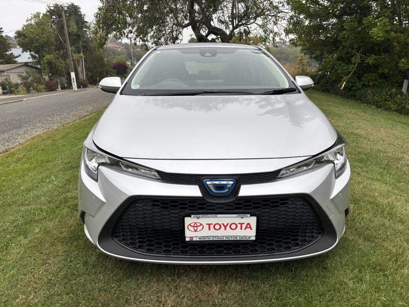 2020 Toyota Corolla Touring Hybrid image 2