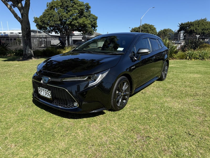 2020 Toyota Corolla Touring Hybrid Automatic 1.... image 3