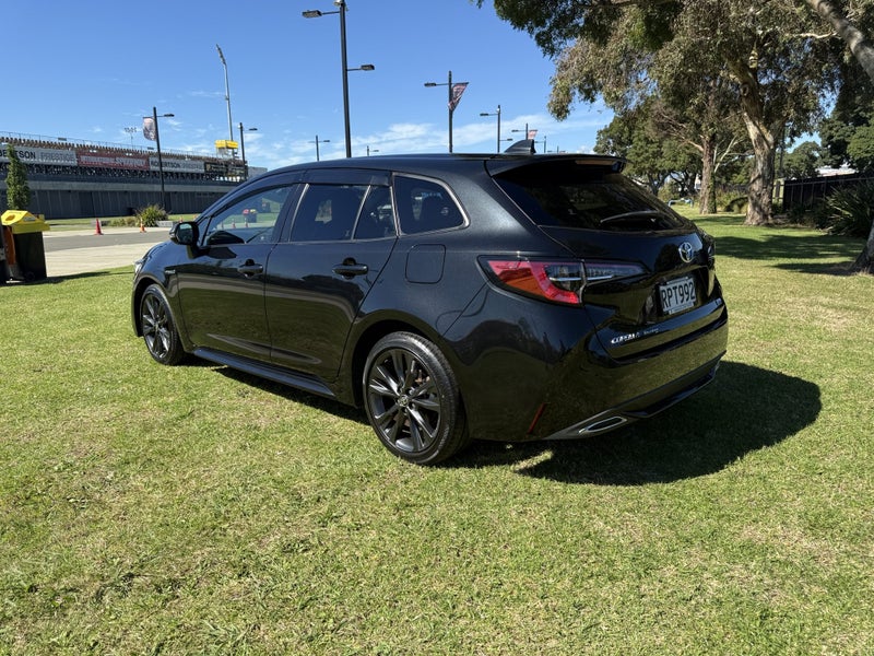 2020 Toyota Corolla Touring Hybrid Automatic 1.... image 5