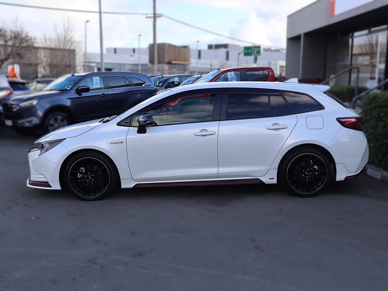 2020 Toyota Corolla Touring WxB HYBRID, Leather image 4