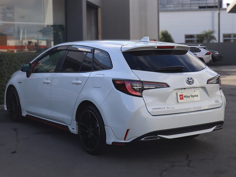 2020 Toyota Corolla Touring WxB HYBRID, Leather image 5
