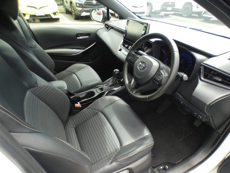 2020 Toyota Corolla WXB Hybrid Sedan image 3