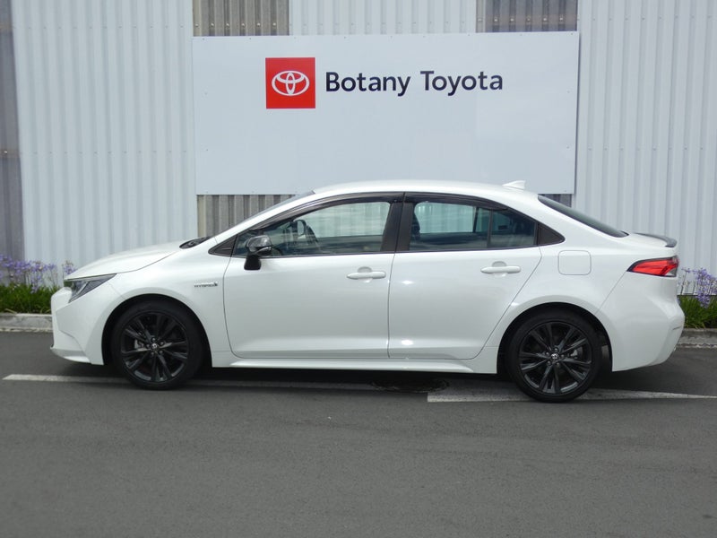2020 Toyota Corolla WXB Hybrid Sedan image 5