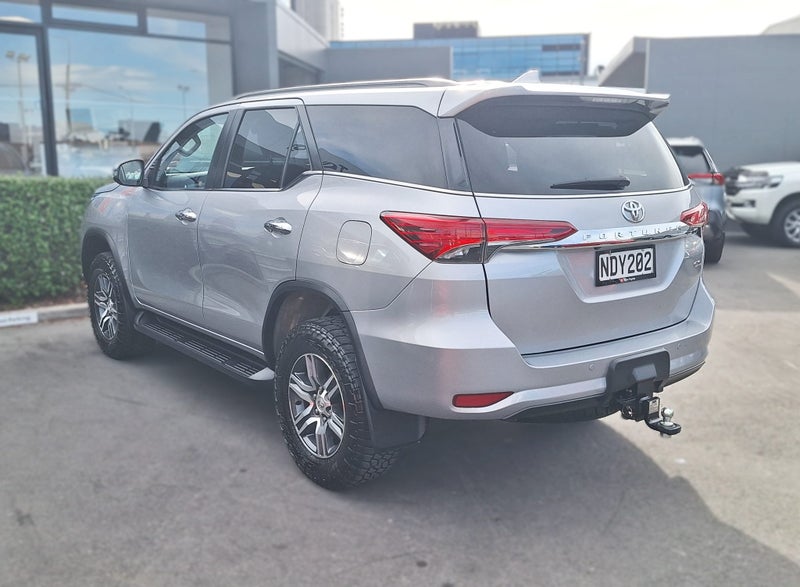 2020 Toyota Fortuner GXL 2.8DT 6AT 4WD/4X4, Auto image 5