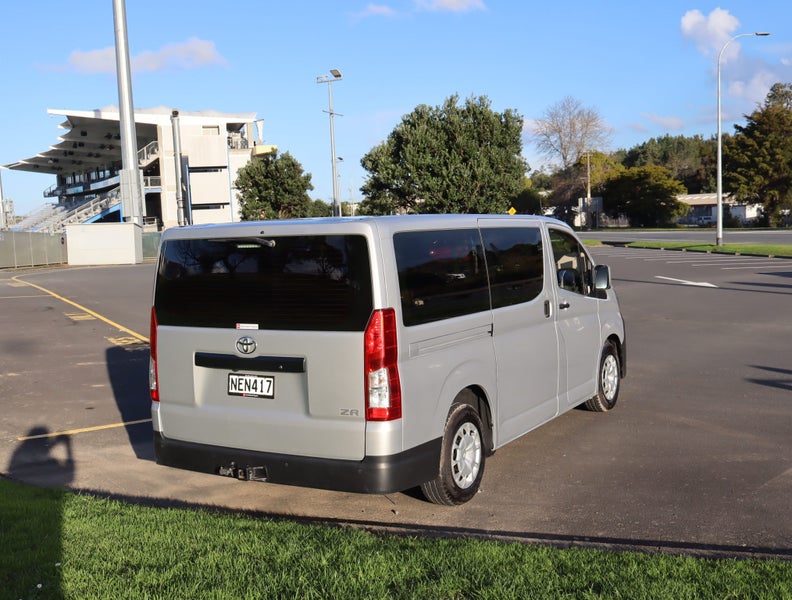 2020 Toyota Hiace 2020 ZR 2.8DT 6MT RWD GVN/5D/2S image 2