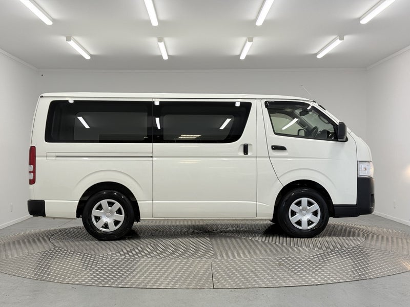 2020 Toyota Hiace 2.0P DX Long Van image 2