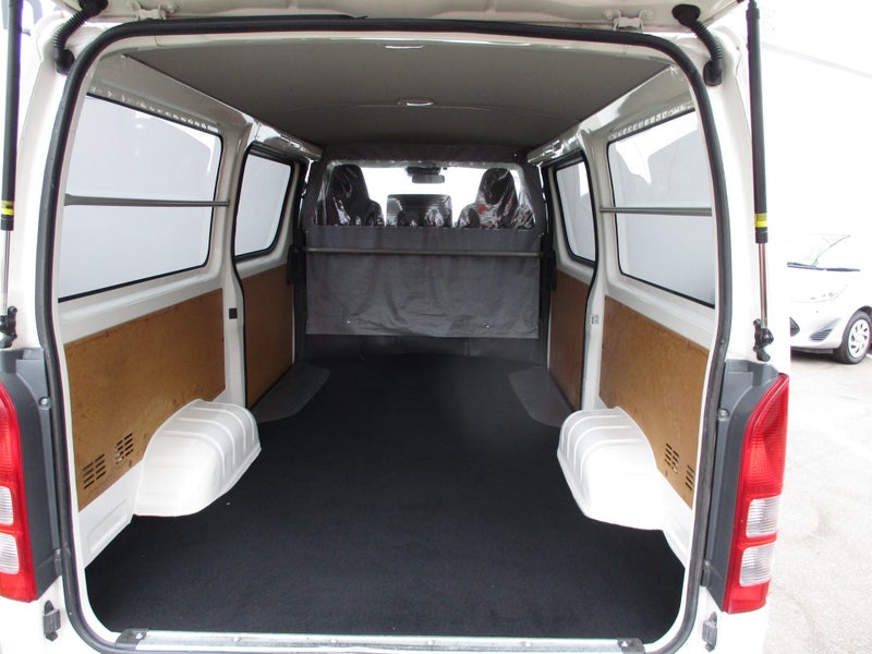 2020 Toyota Hiace 2.8D Auto image 5