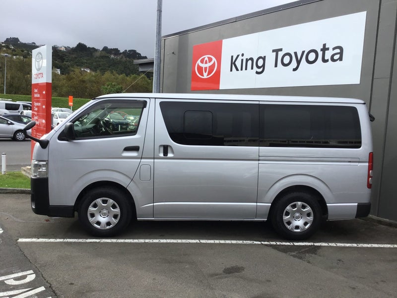2020 Toyota Hiace DX 2.8D image 2