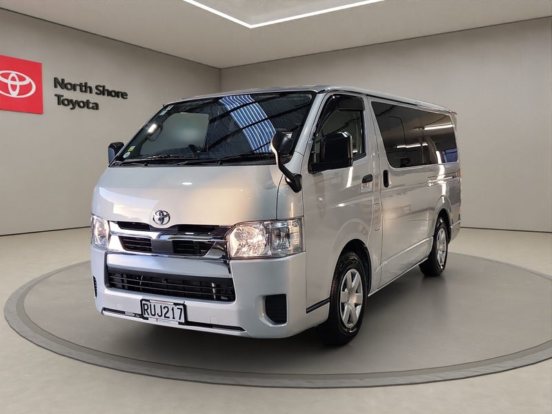 2020 Toyota Hiace DX 2.8L TD 9 Seaeter image 3