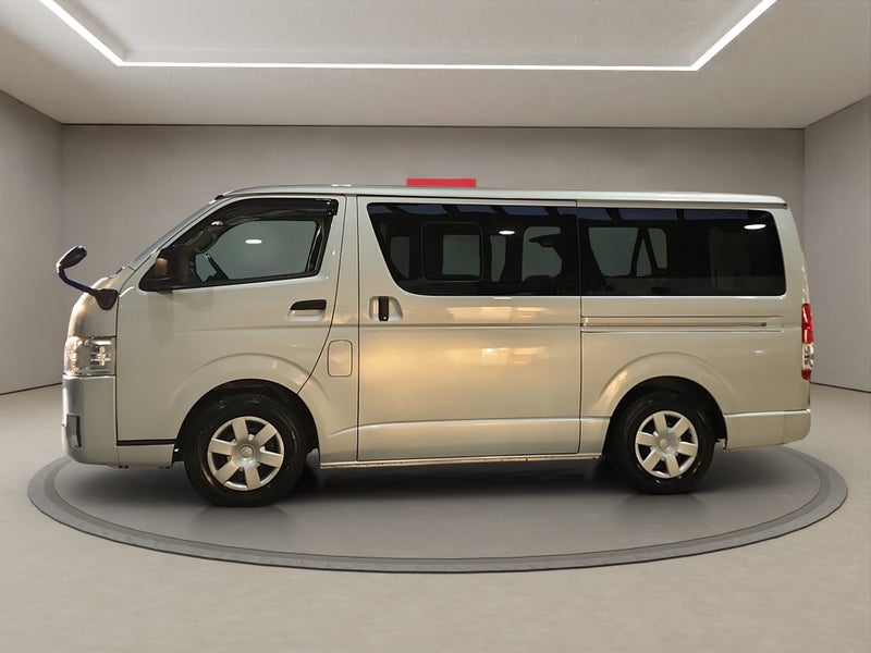 2020 Toyota Hiace DX 2.8L TD 9 Seaeter image 4