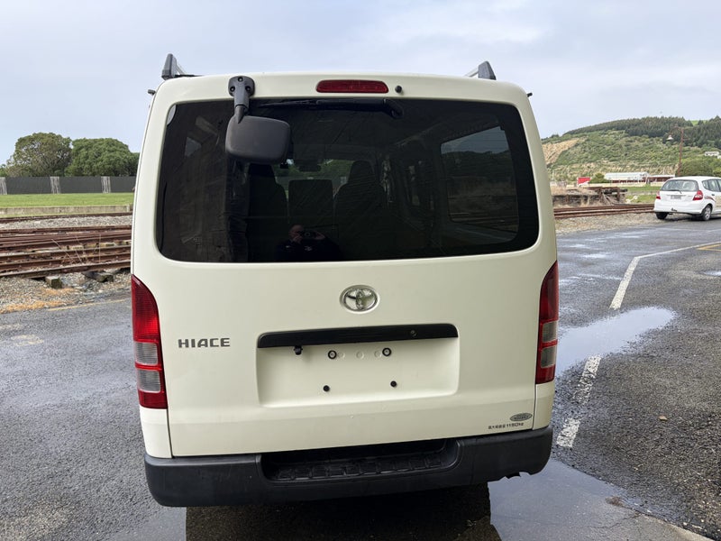 2020 Toyota Hiace DX image 4