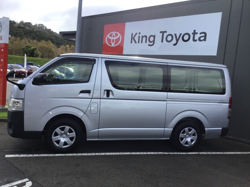 2020 Toyota Hiace DX Long 2.8D 5Dr Van 6A 2WD image 2