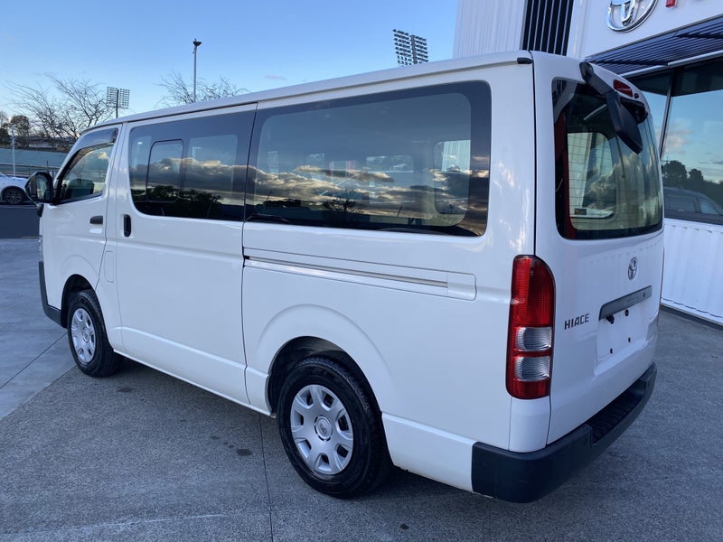 2020 Toyota Hiace DX Long 2.8D 5Dr Van 6A 4WD image 3