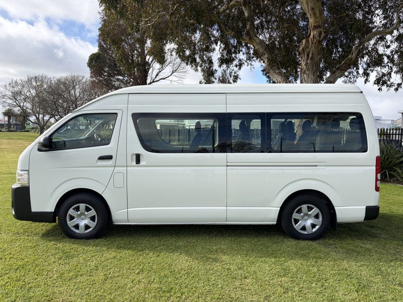 2020 Toyota Hiace MINIBUS RWD 3.0TD Automatic V... image 5