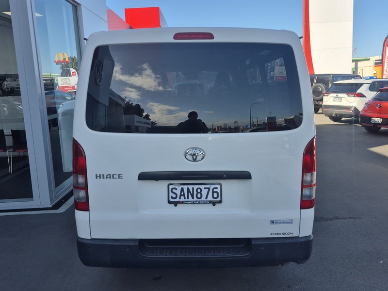 2020 Toyota Hiace ZL 2.8DT 2WD Auto image 4