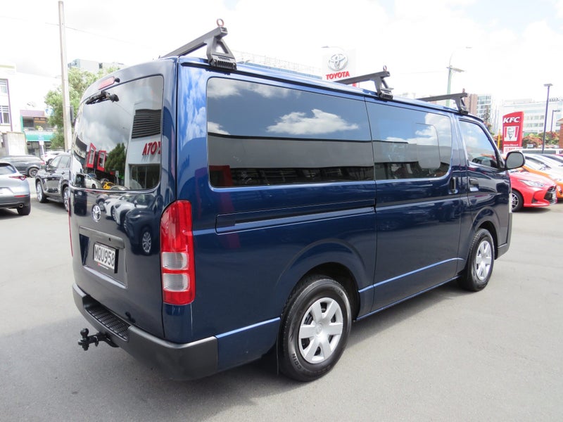 2020 Toyota Hiace ZL RWD 3.0TD VAN image 4