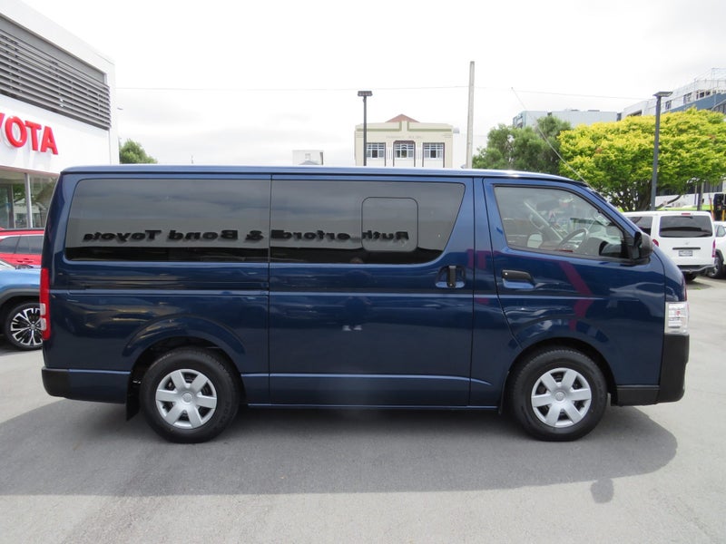 2020 Toyota Hiace ZL RWD 3.0TD VAN MANUAL image 3