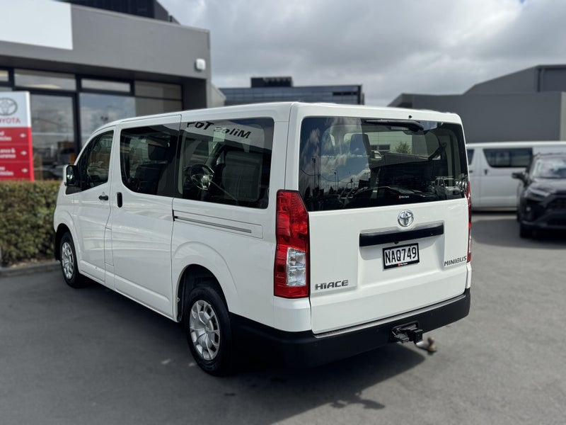 2020 Toyota Hiace ZR 2.8 Diesel Turbo 10 Seater image 5