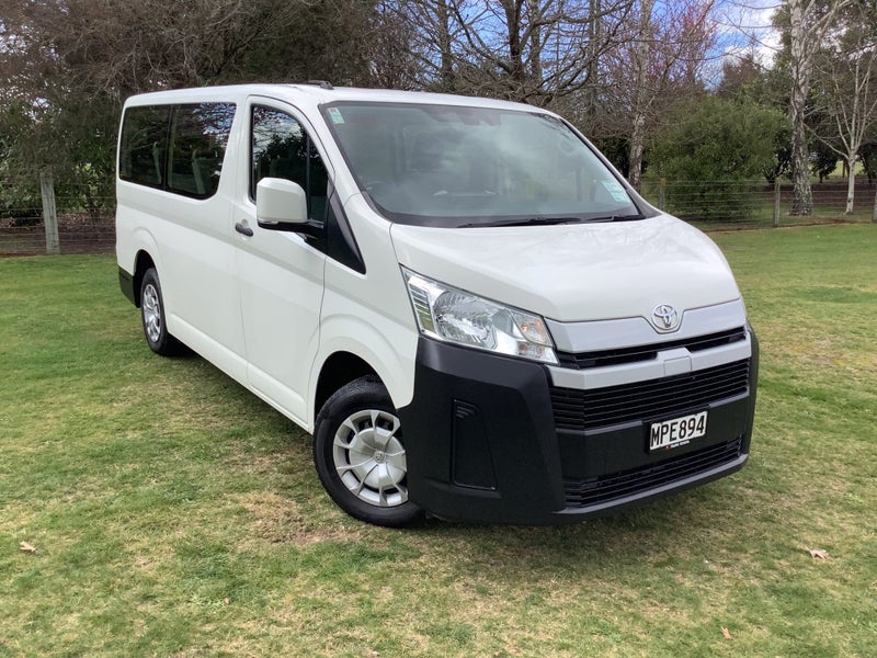 2020 Toyota Hiace ZR 2.8DT 10-Seat Minibus NZ-New image 1