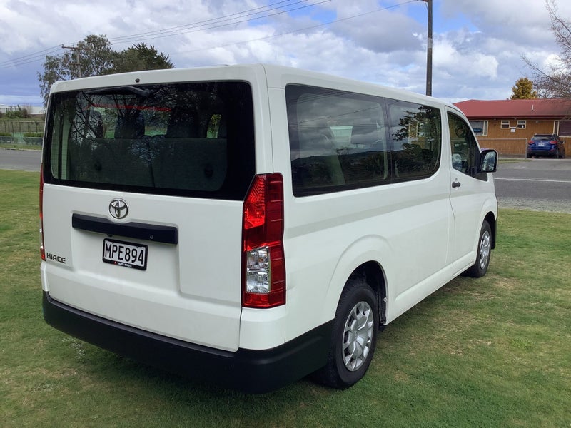 2020 Toyota Hiace ZR 2.8DT 10-Seat Minibus NZ-New image 3
