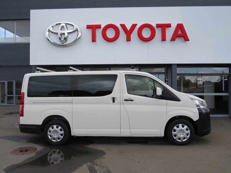 2020 Toyota Hiace ZR 2.8DT 6AT image 4