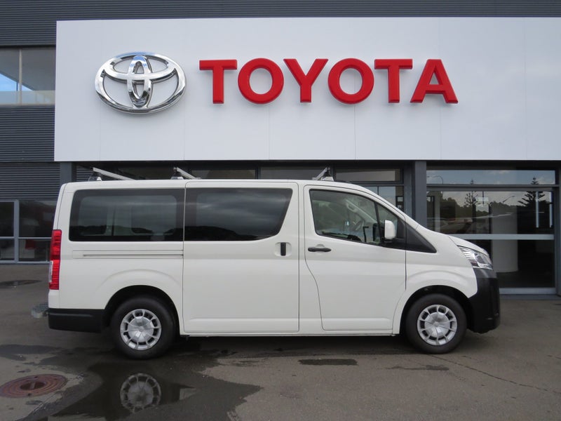2020 Toyota Hiace ZR 2.8DT 6AT image 4