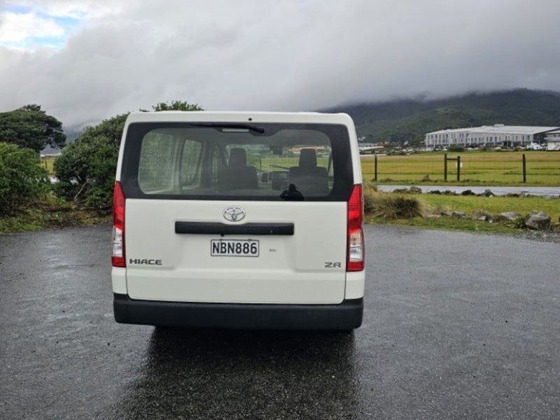 2020 Toyota Hiace ZR 2.8DT 6AT RWD GVN/5D/2S (H... image 4