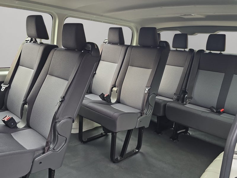 2020 Toyota Hiace ZR 2.8DT 6AT RWD MB/4D/10S (H... image 4