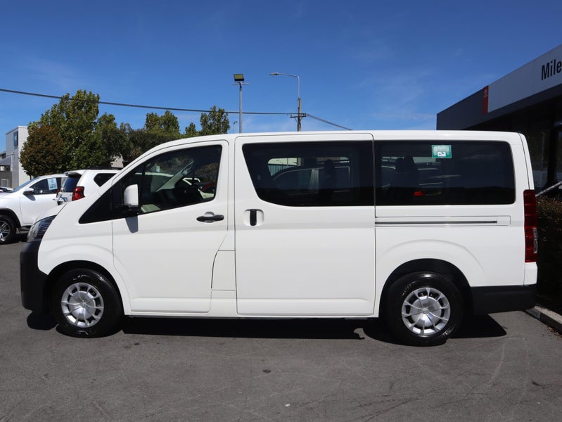 2020 Toyota Hiace ZR 2.8DT 6AT RWD MB/4D/10S (H... image 4