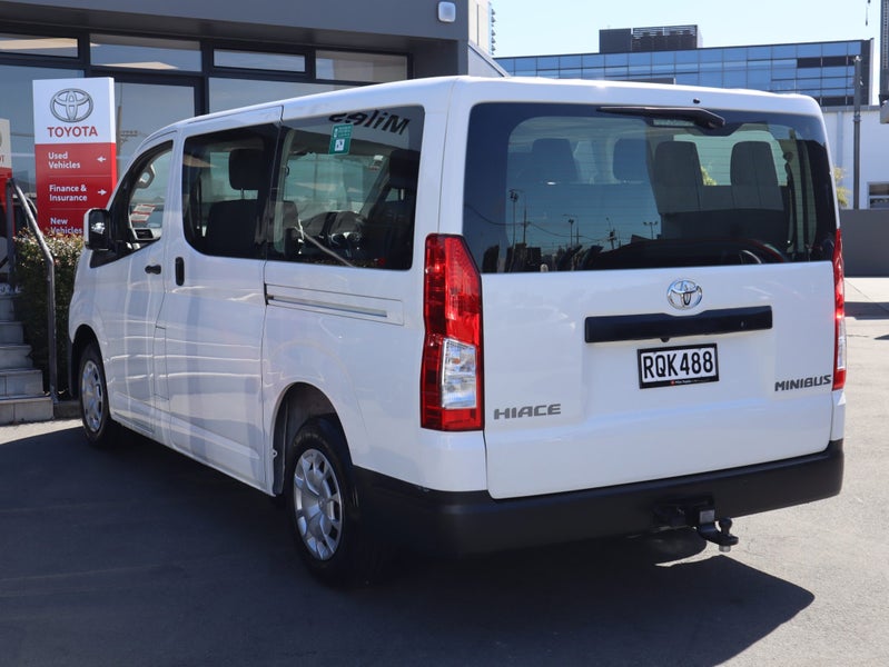 2020 Toyota Hiace ZR 2.8DT 6AT RWD MB/4D/10S (H... image 5