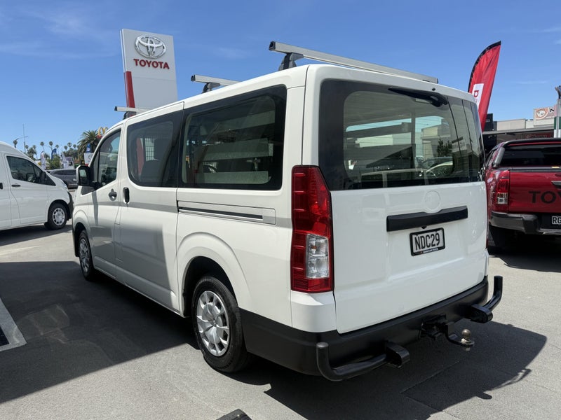 2020 Toyota Hiace ZR 2.8DT 6Manual image 5