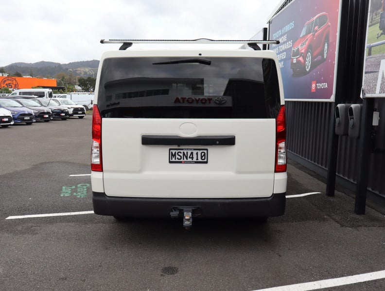 2020 Toyota Hiace ZR 2.8DT 6MT RWD GVN/5D/2S image 3