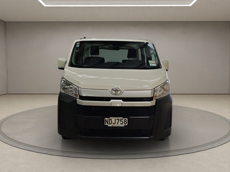 2020 Toyota Hiace ZR 2.8L Diesel Turbo RWD Van image 2