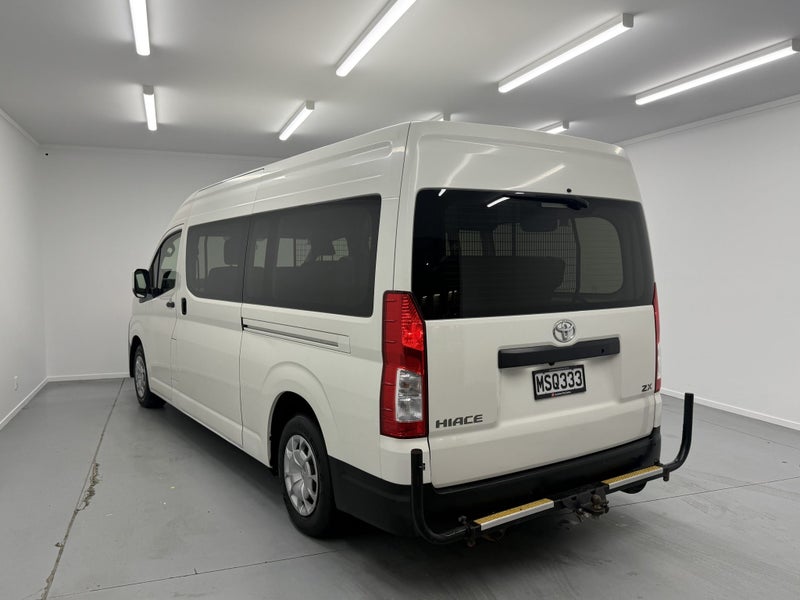 2020 Toyota Hiace ZX 2.8 DIESEL MINIBUS image 2