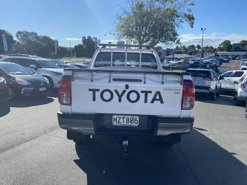 2020 Toyota Hilux SR 2.8DT 2WD image 3