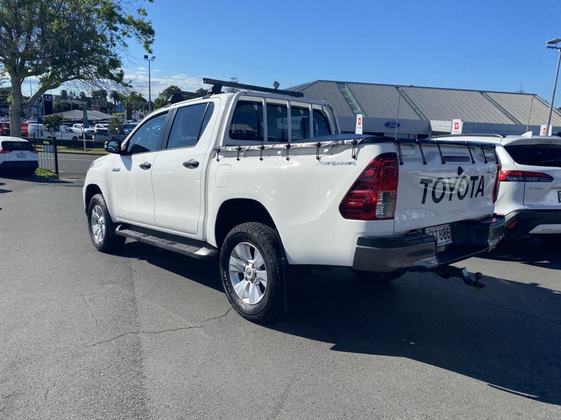 2020 Toyota Hilux SR 2.8DT 2WD image 4