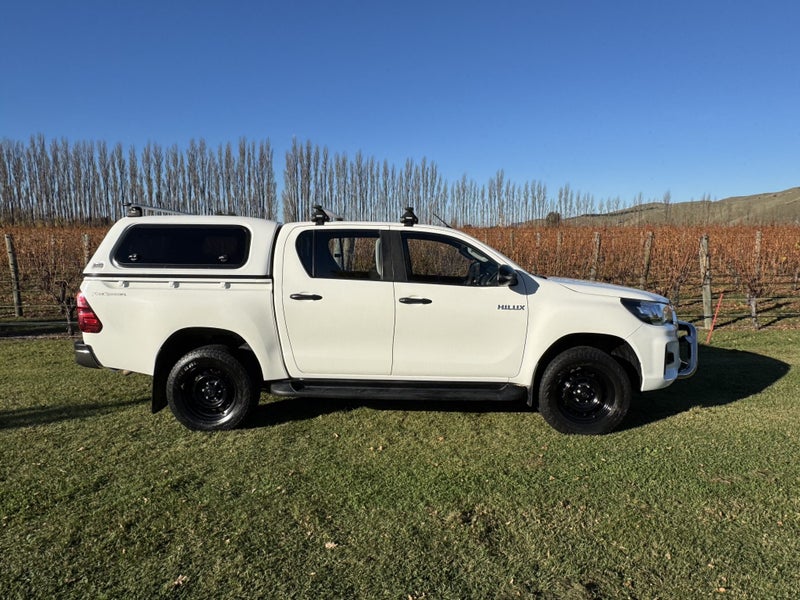 2020 Toyota Hilux SR 2.8DT 6AT 2WD DCW/4D/5S image 3